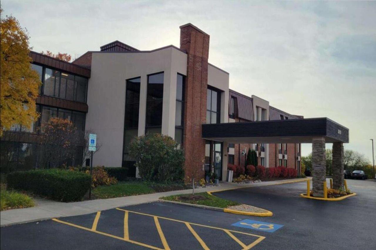 Best Western Chicago - Даунърс Гроув Екстериор снимка