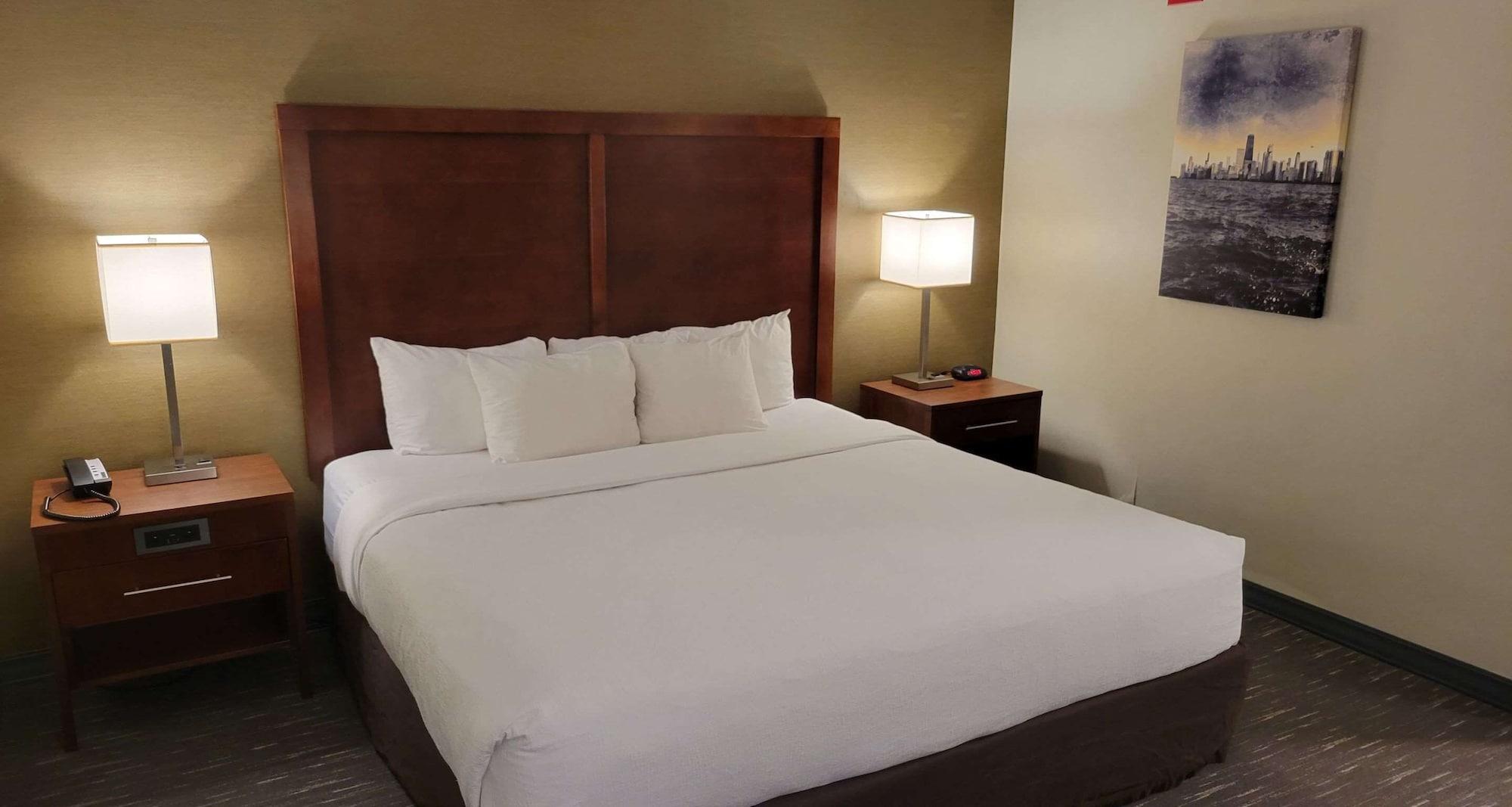 Best Western Chicago - Даунърс Гроув Екстериор снимка