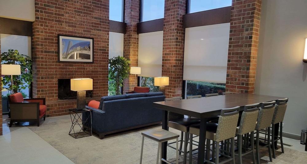 Best Western Chicago - Даунърс Гроув Екстериор снимка