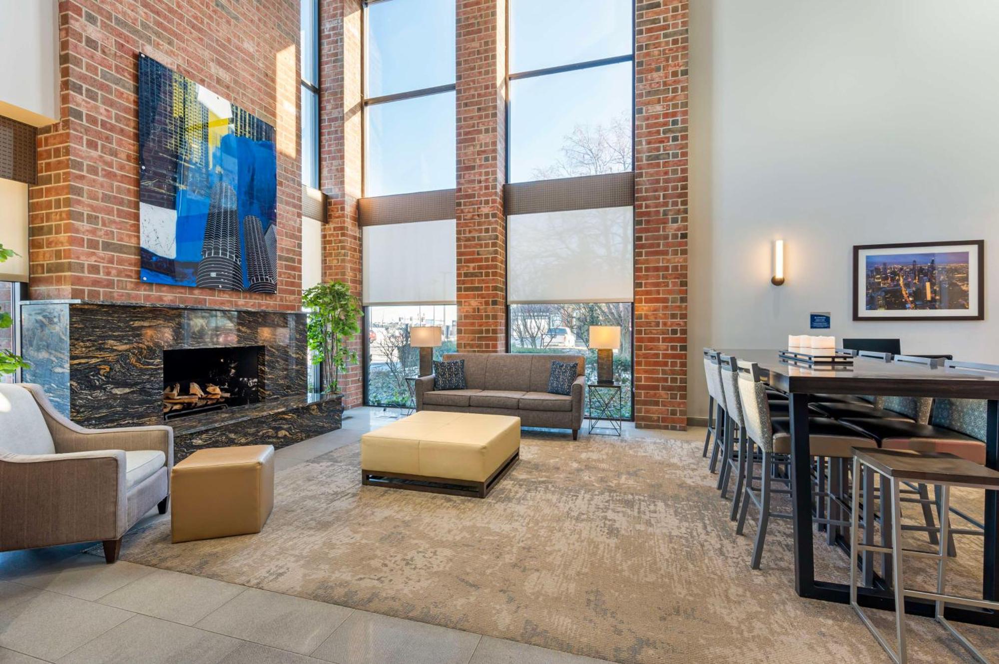 Best Western Chicago - Даунърс Гроув Екстериор снимка