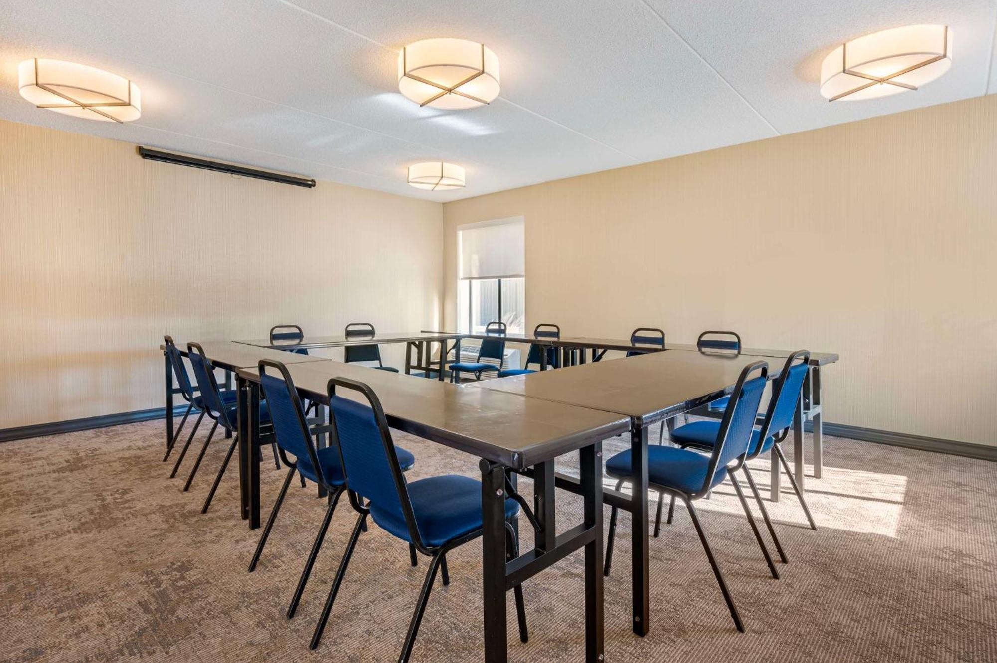Best Western Chicago - Даунърс Гроув Екстериор снимка