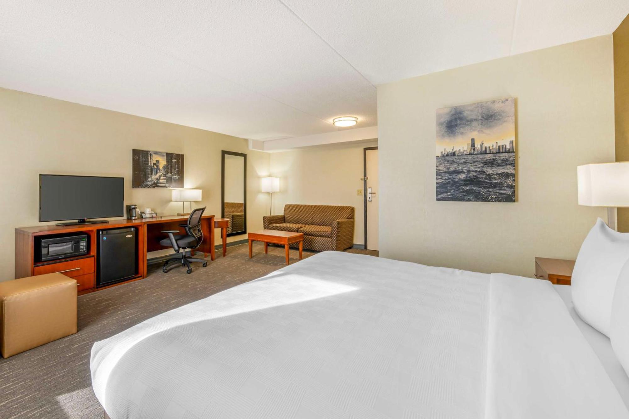 Best Western Chicago - Даунърс Гроув Екстериор снимка