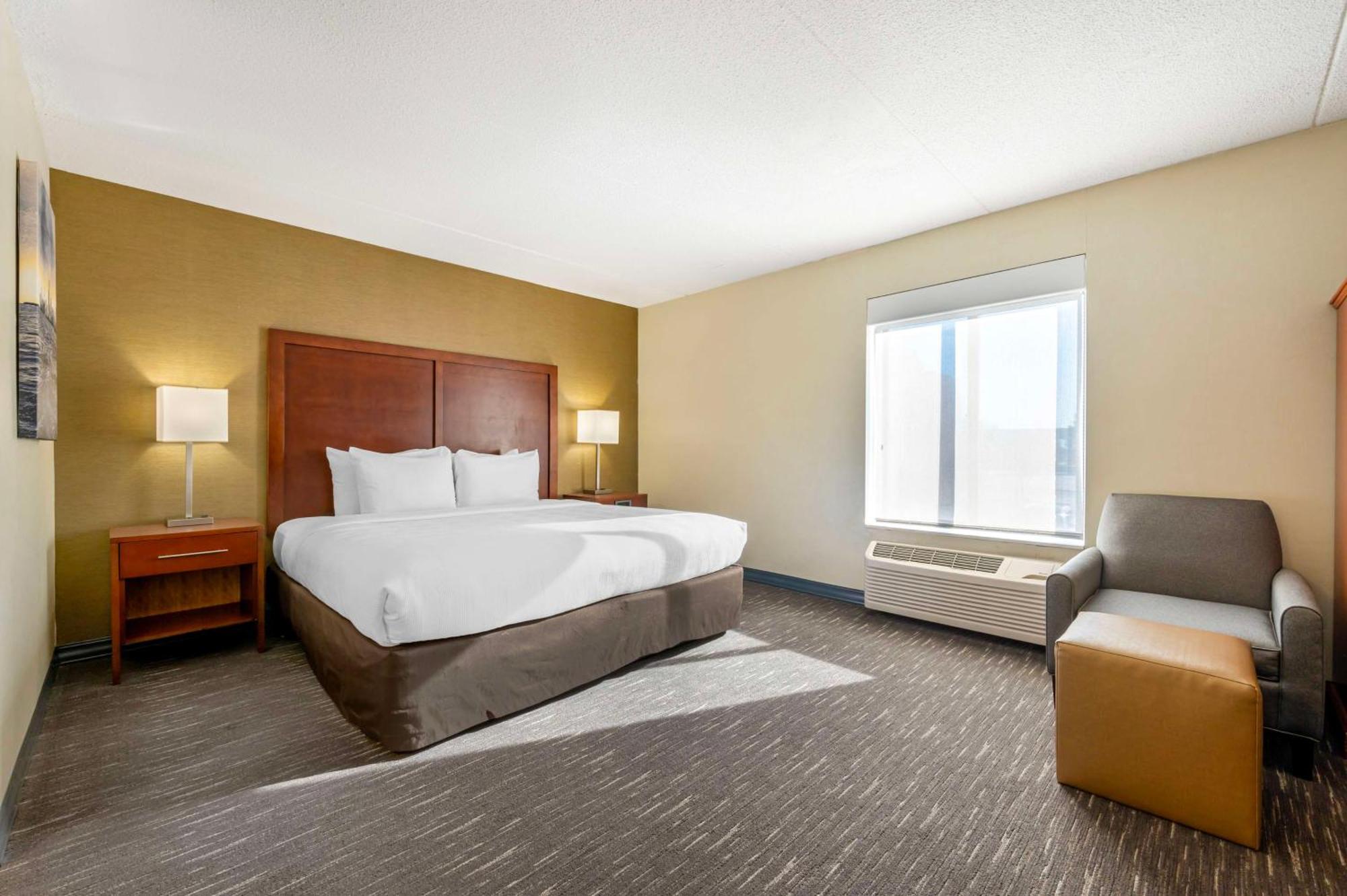 Best Western Chicago - Даунърс Гроув Екстериор снимка