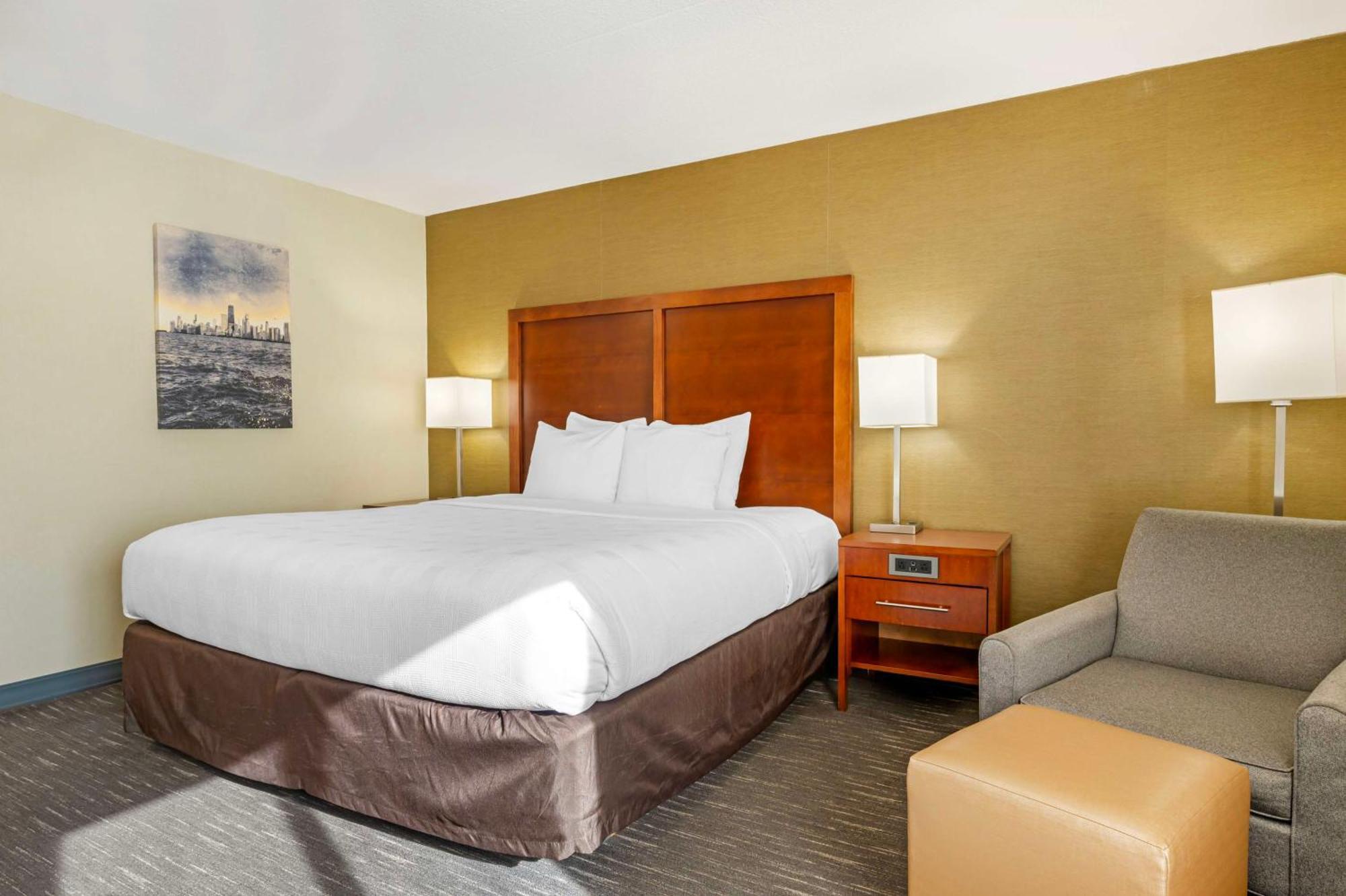Best Western Chicago - Даунърс Гроув Екстериор снимка