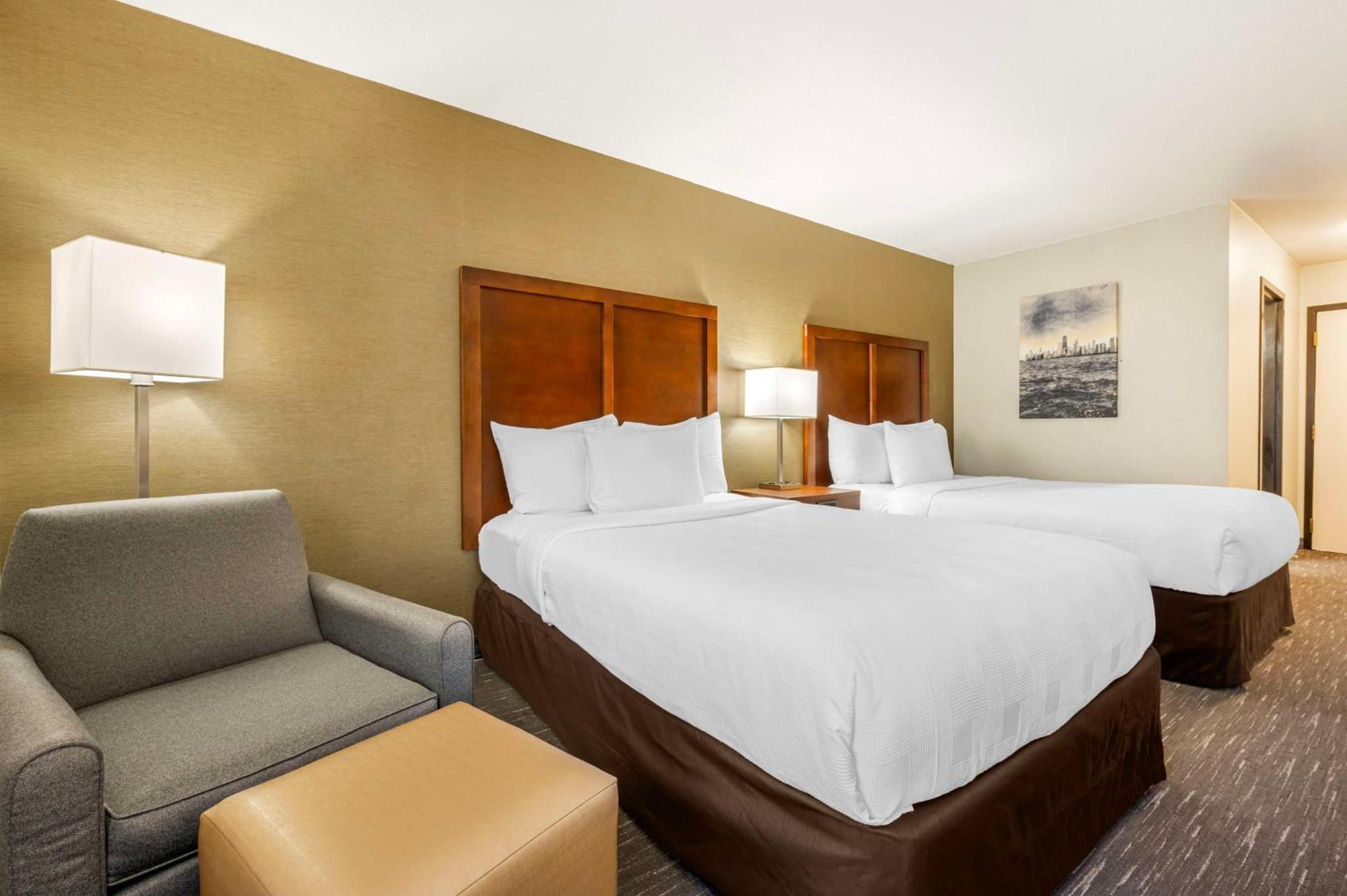 Best Western Chicago - Даунърс Гроув Екстериор снимка